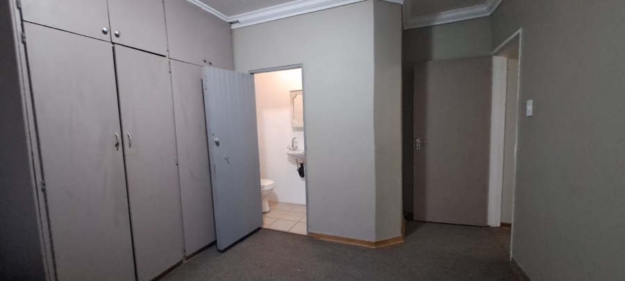 6 Bedroom Property for Sale in Panorama Free State
